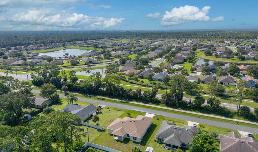 1541 Madison Rd NW, Palm Bay, FL 32907 - 4 Beds, 2 Bath