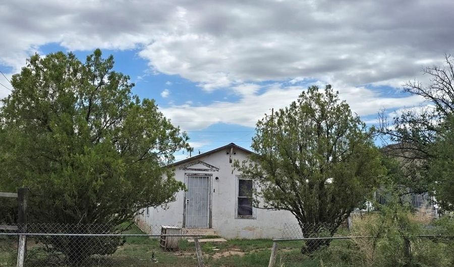 202 S 13th St, Alpine, TX 79830 - 2 Beds, 1 Bath