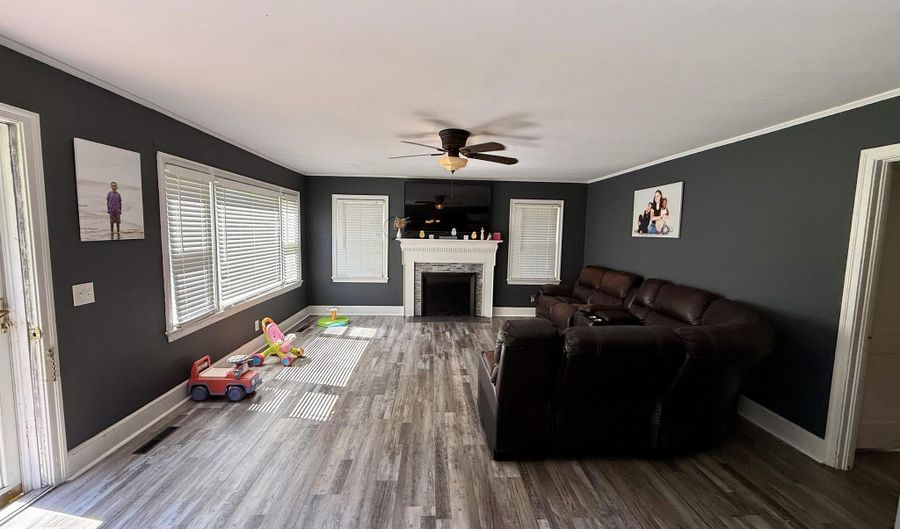 408 S Farr Ave, Andrews, SC 29510 - 3 Beds, 2 Bath