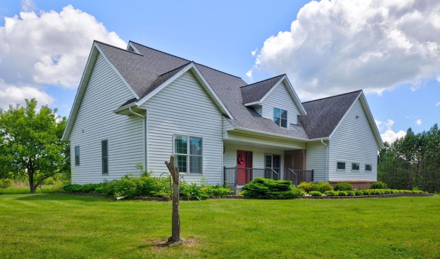 29012 Gopher Ln, Akeley, MN 56433 - 3 Beds, 4 Bath