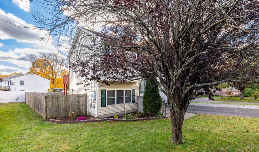 127 Curtiss St, Bristol, CT 06010 - 3 Beds, 3 Bath