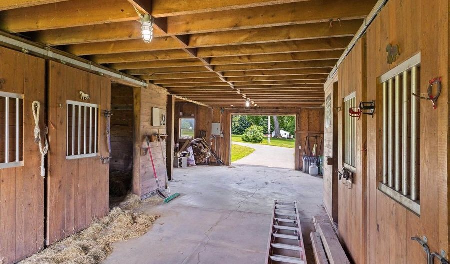 356 Range Rd, Atkinson, ME 04426 - 4 Beds, 2 Bath