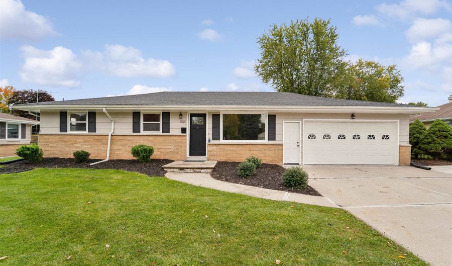 1513 E CALUMET St, Appleton, WI 54915 - 4 Beds, 2 Bath