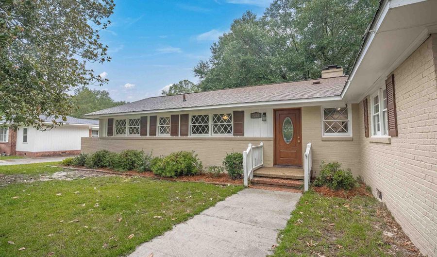 2227 Forest Dr, Camden, SC 29020 - 3 Beds, 2 Bath