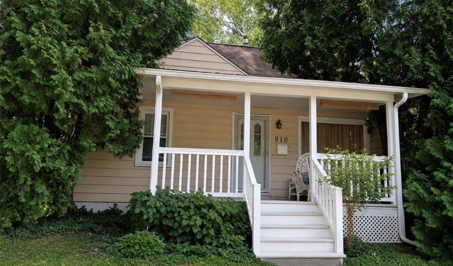 910 E 14th St, Ashtabula, OH 44004 - 3 Beds, 1 Bath