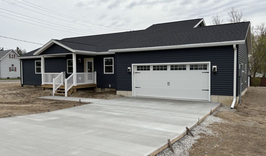 401 W Granville Ave, Albany, IN 47320 - 3 Beds, 2 Bath