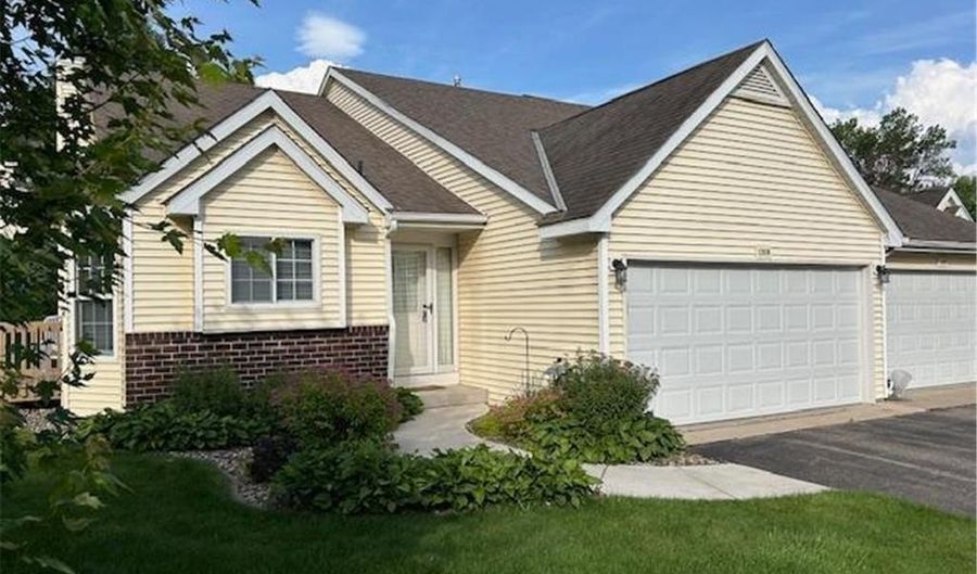 12818 Eastview Curv, Apple Valley, MN 55124 - 3 Beds, 2 Bath