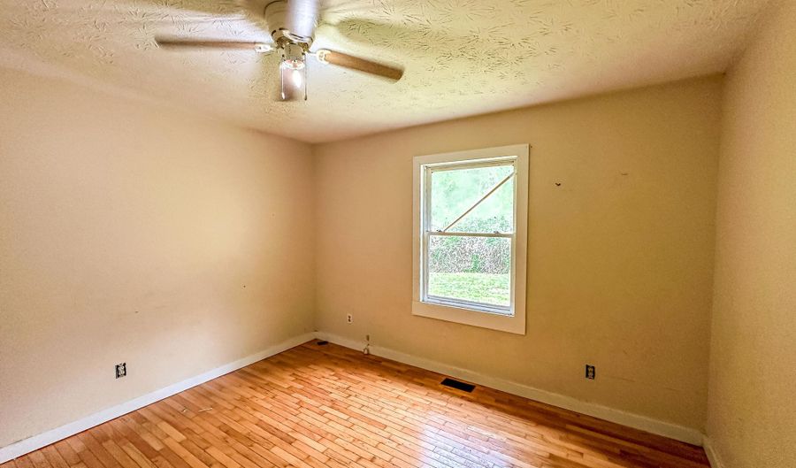 876 KY-3441, Barbourville, KY 40906 - 4 Beds, 2 Bath