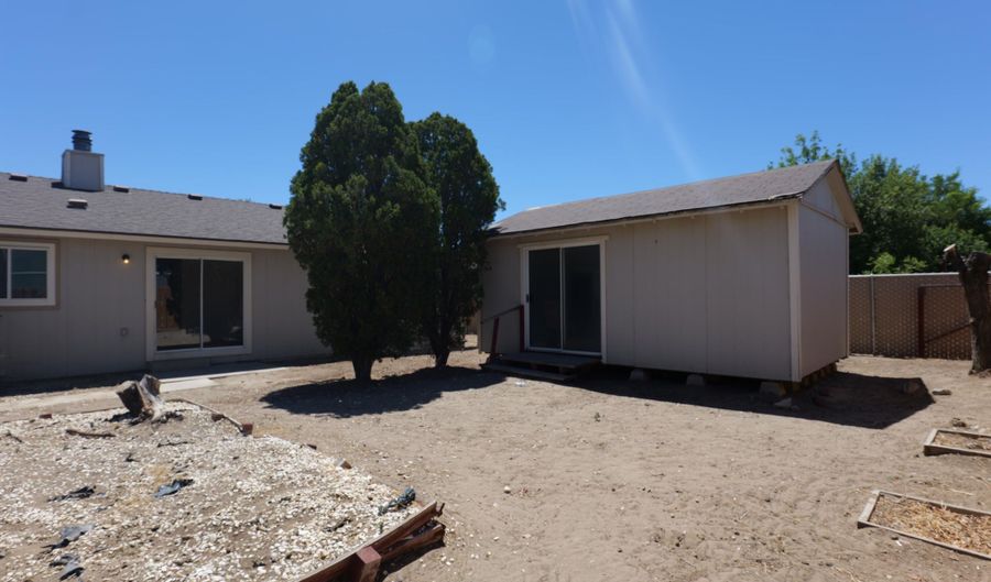 194 6th St, Fernley, NV 89408 - 3 Beds, 2 Bath