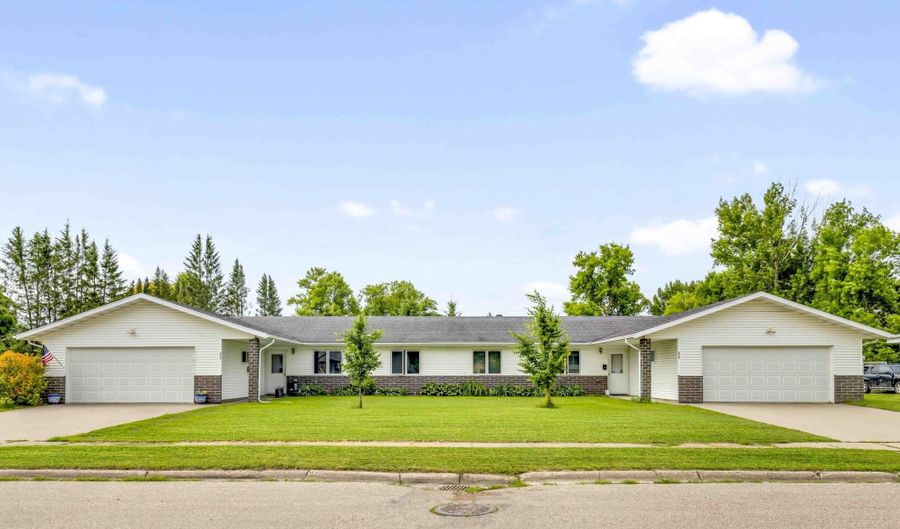313 315 W 3rd Ave S, Ada, MN 56510 - 6 Beds, 6 Bath