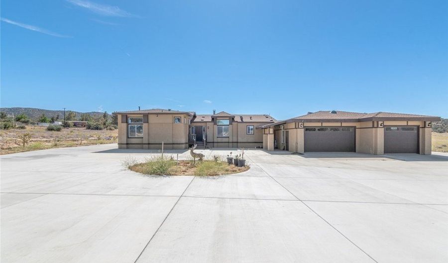 61110 Coyote Canyon Rd, Anza, CA 92539 - 4 Beds, 4 Bath