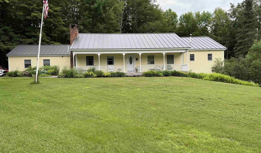 1226 Brainstorm Rd, Braintree, VT 05060 - 3 Beds, 4 Bath