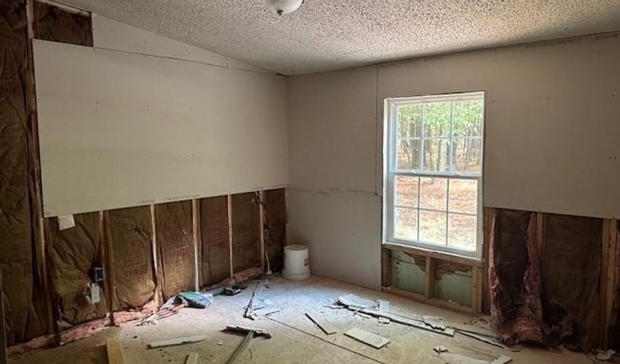 106 Cemetery Ln, Blenheim, SC 29516 - 3 Beds, 2 Bath
