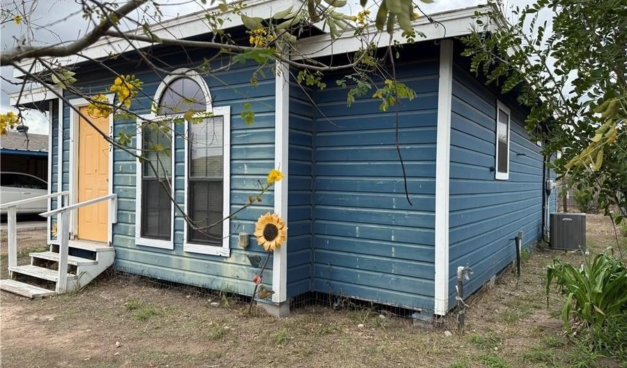 307 S Hawaii St, Alton, TX 78573 - 3 Beds, 2 Bath