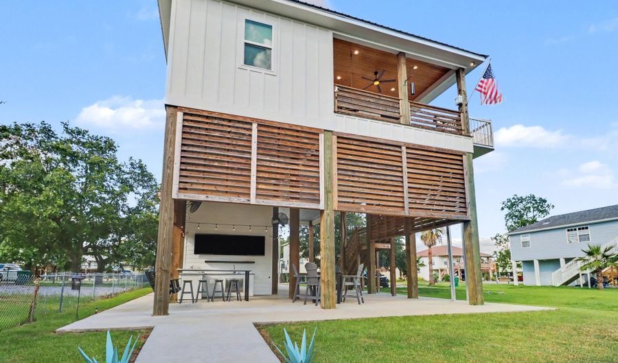 4059 Robin St, Bay St. Louis, MS 39520 - 4 Beds, 2 Bath