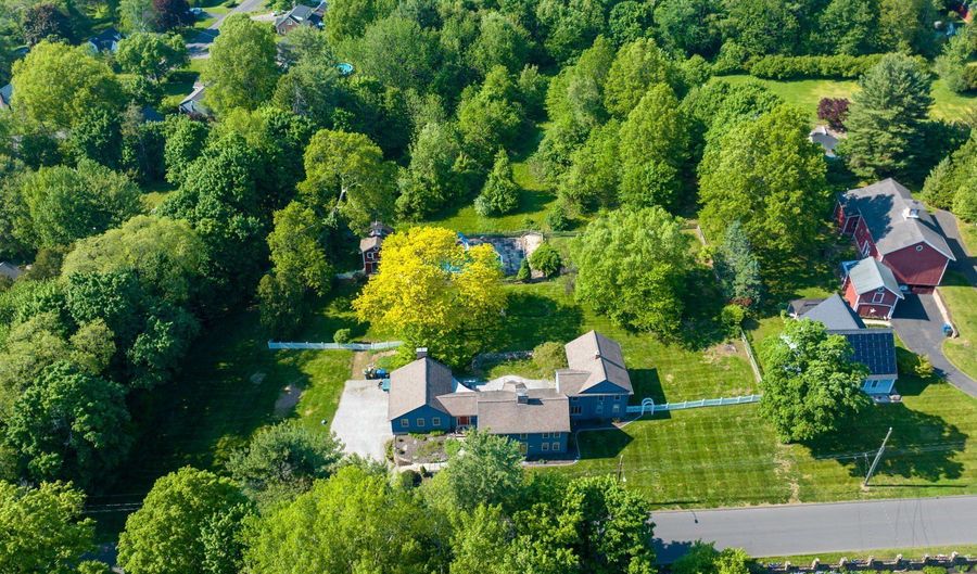 121 Sunset Ln, Berlin, CT 06037 - 5 Beds, 4 Bath