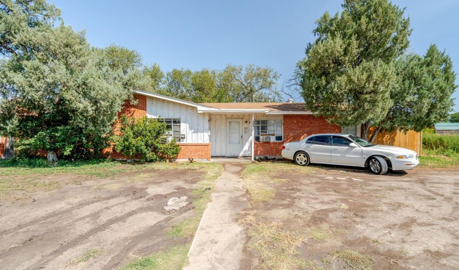 3002 CURTIS Dr, Amarillo, TX 79109 - 2 Beds, 1 Bath
