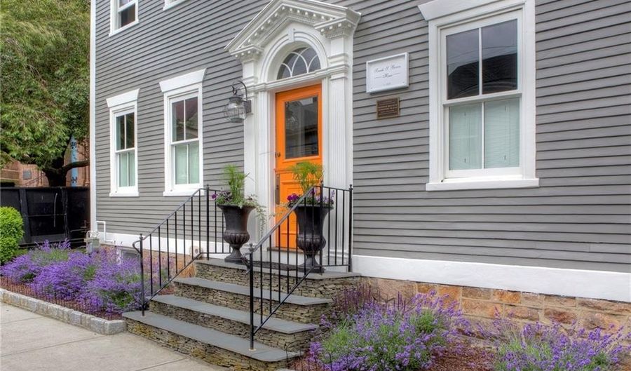 204 Spring St, Newport, RI 02840 - 7 Beds, 4 Bath