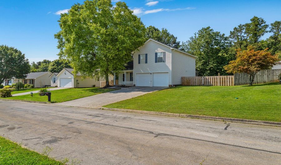 1720 Chesapeake Dr, Athens, TN 37303 - 3 Beds, 3 Bath