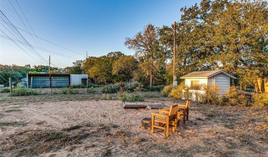 3864 County Road 401, Alvarado, TX 76009 - 3 Beds, 2 Bath