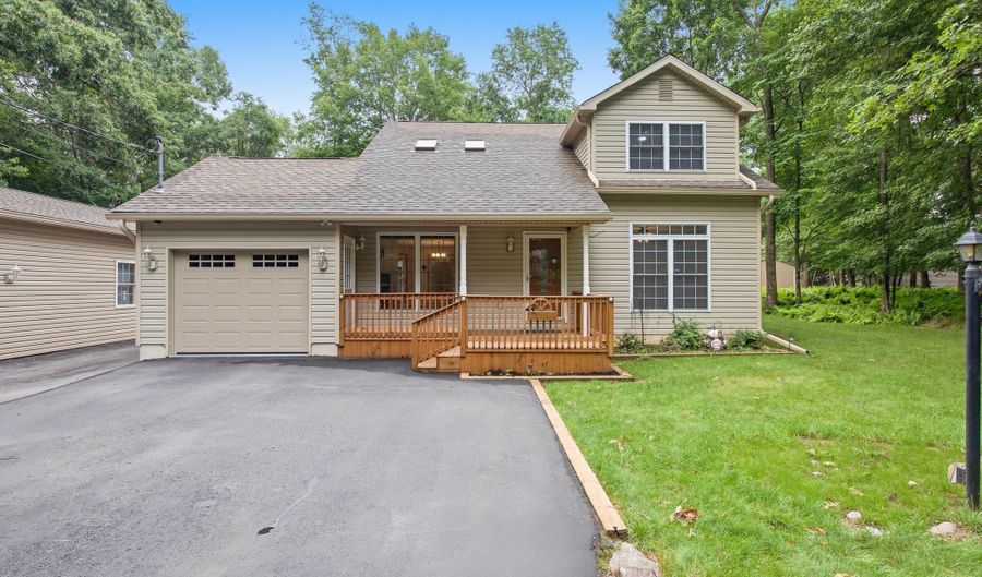 12 Sidney Mews, Albrightsville, PA 18210 - 3 Beds, 2 Bath