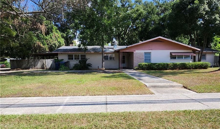 15319 NW 140TH St, Alachua, FL 32615 - 5 Beds, 4 Bath