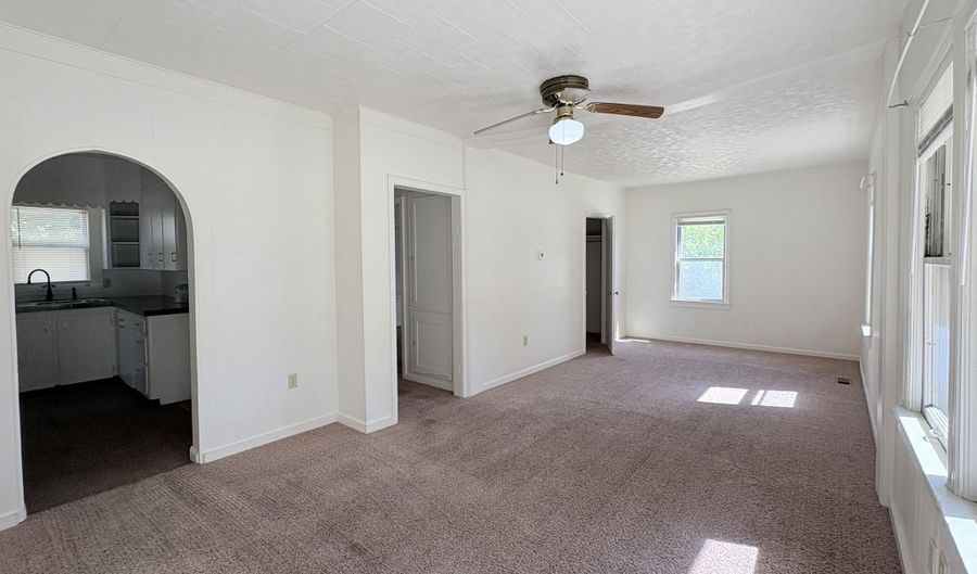 1316 N 9 TH, Arkansas City, KS 67005 - 3 Beds, 1 Bath