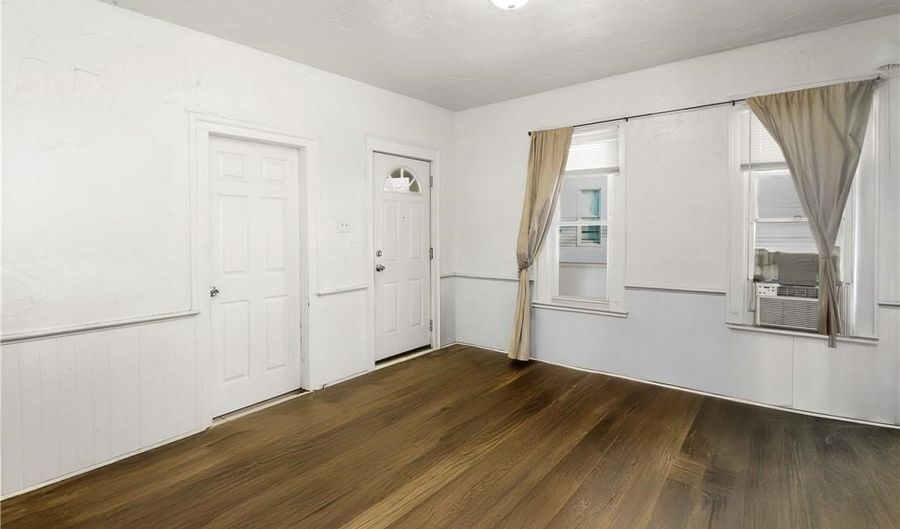 511 Brown St, Akron, OH 44311 - 4 Beds, 2 Bath