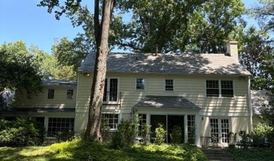 8209 BURNING TREE Rd, Bethesda, MD 20817 - 4 Beds, 5 Bath