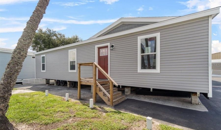 24116 ARMADILLO Rd, Astor, FL 32102 - 3 Beds, 2 Bath