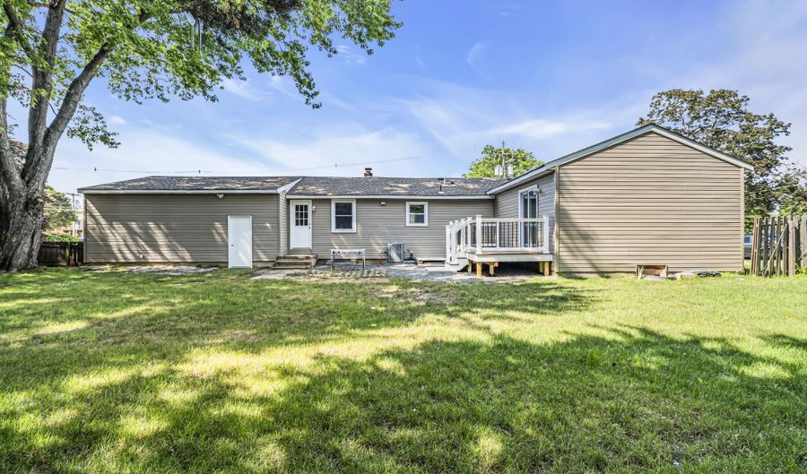 9 Frederick Dr, Bayville, NJ 08721 - 4 Beds, 2 Bath