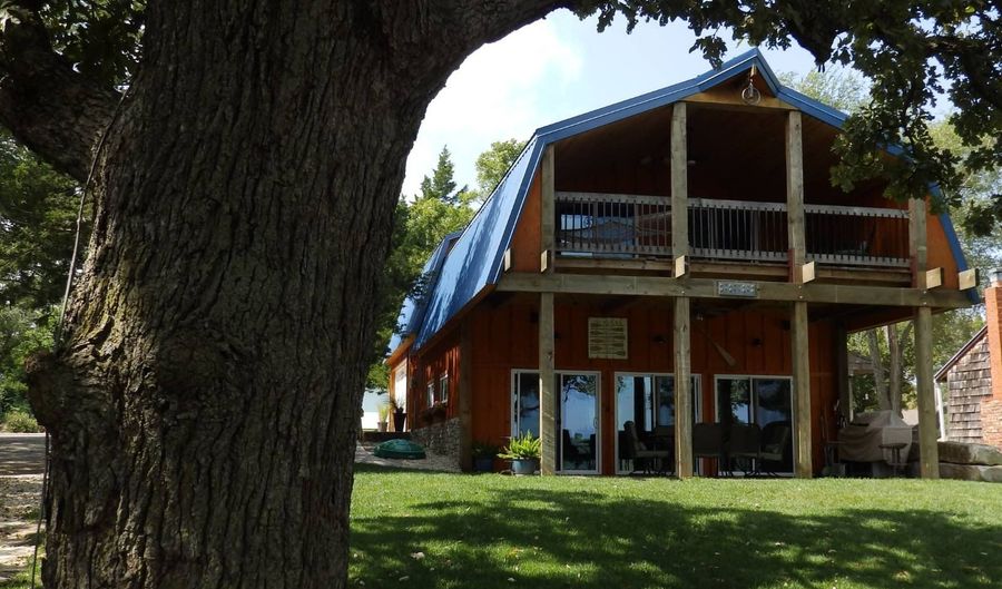 75 Lakeview Cir, Alma, KS 66401 - 4 Beds, 2 Bath