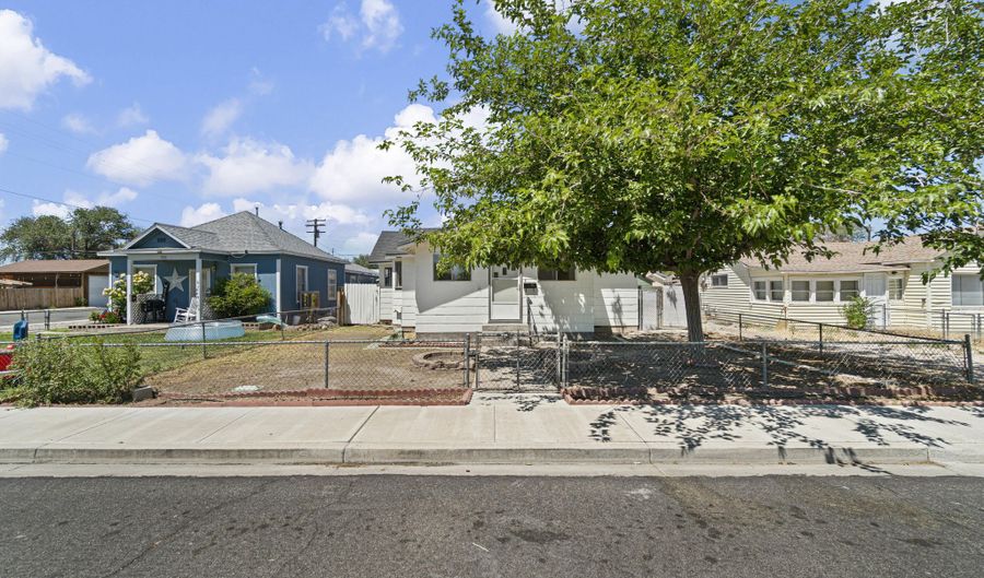 588 Humboldt St, Fallon, NV 89406 - 2 Beds, 1 Bath