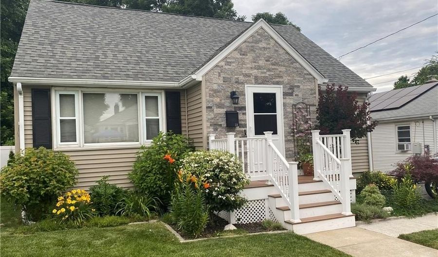 18 Lyman Ave, Johnston, RI 02919 - 3 Beds, 2 Bath