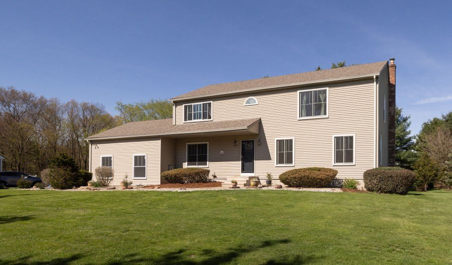 5 Pondside Pl, Cheshire, CT 06410 - 5 Beds, 3 Bath