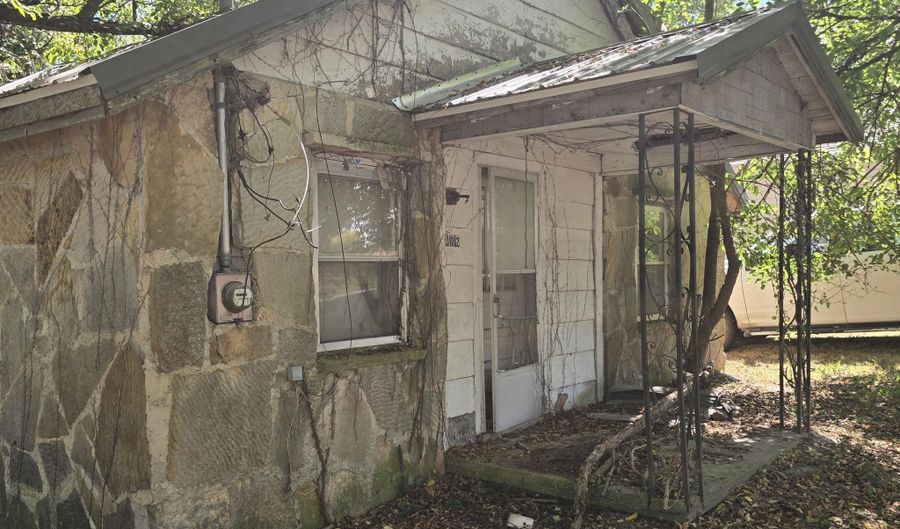 302 S Ritter St, Ava, MO 65608 - 2 Beds, 1 Bath