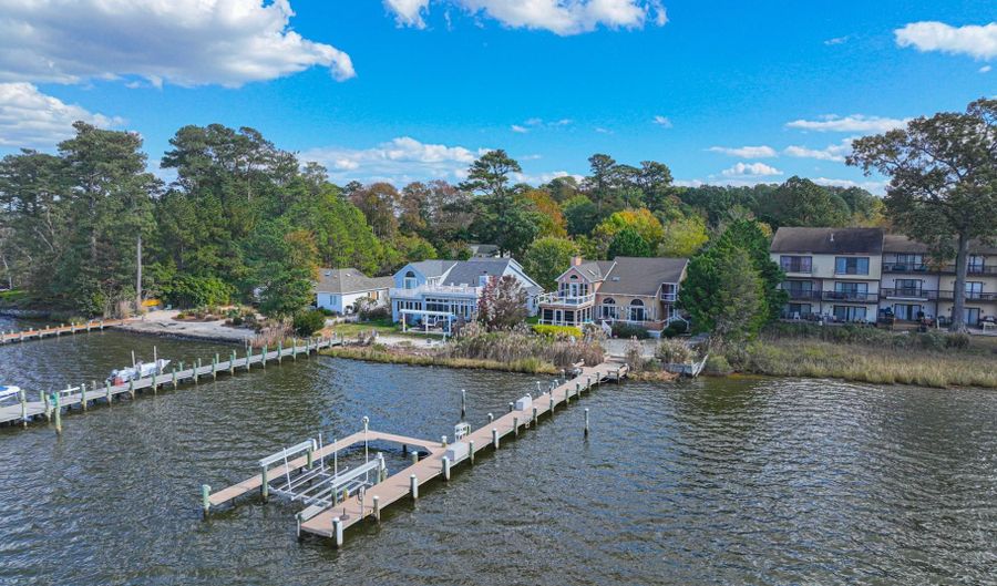 11329 MARINA Dr, Berlin, MD 21811 - 4 Beds, 3 Bath