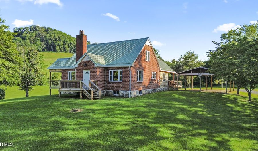 10114 Hayters Gap Rd, Abingdon, VA 24210 - 3 Beds, 2 Bath