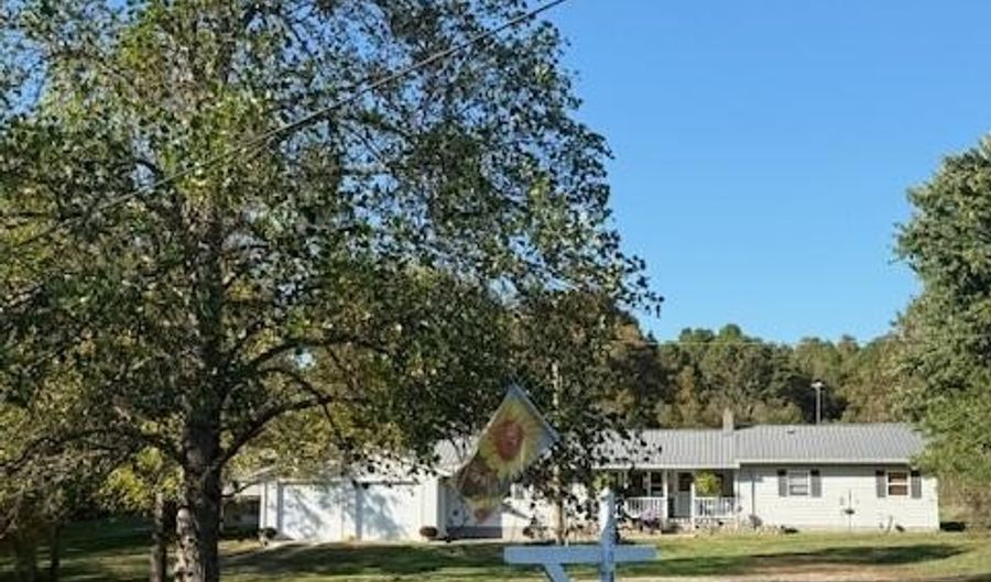 33085 E State Highway 14, Ava, MO 65608 - 2 Beds, 2 Bath