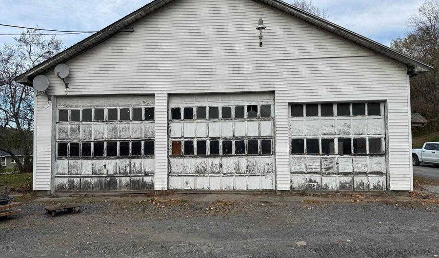 12 Morin Rd, Barre, VT 05641 - 6 Beds, 4 Bath