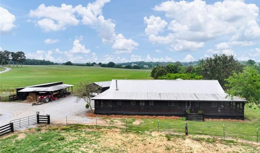215 Erwin Rd, Adairsville, GA 30103 - 5 Beds, 3 Bath