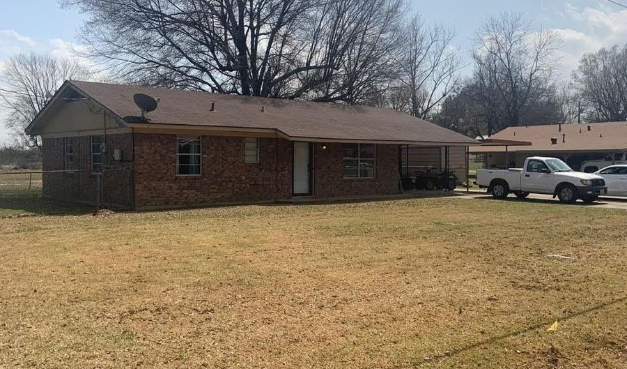 907 Gail St, De Kalb, TX 75559 - 2 Beds, 1 Bath
