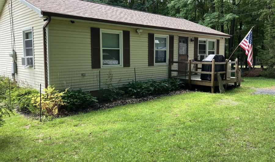 248 Tenawa Rd, Albrightsville, PA 18210 - 2 Beds, 2 Bath