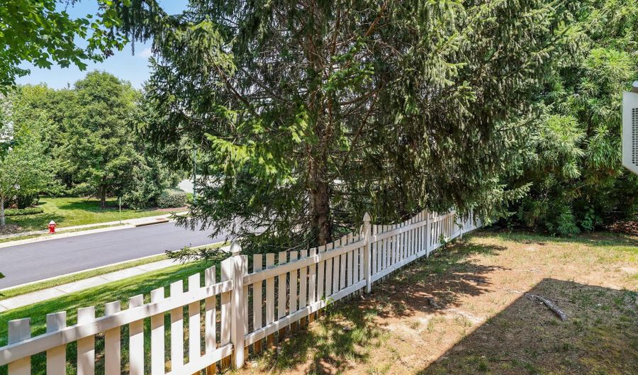 21565 CENTER POINT Cir, Ashburn, VA 20147 - 4 Beds, 3 Bath