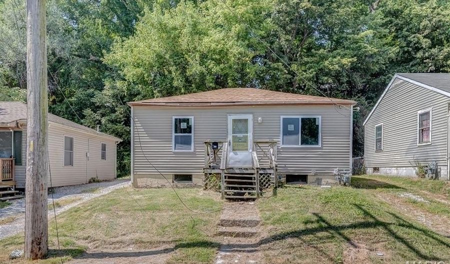 200 Sering Ave, Alton, IL 62002 - 2 Beds, 1 Bath