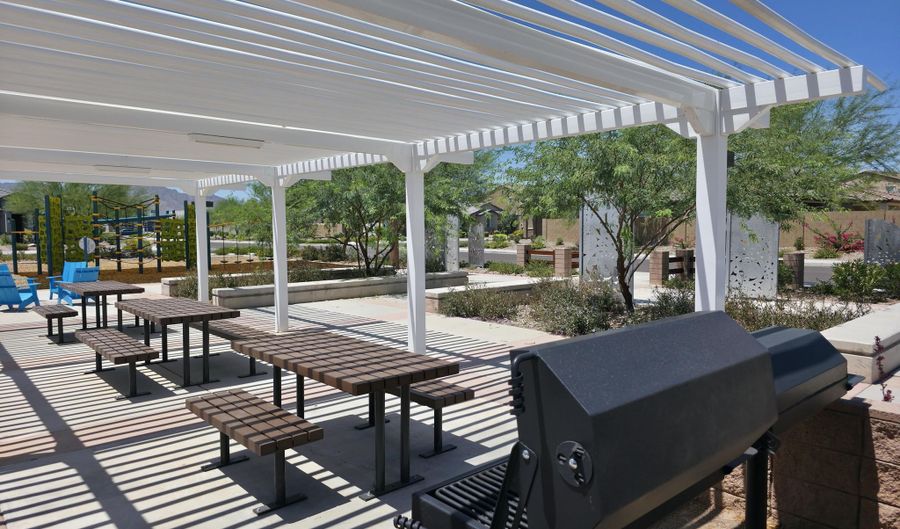 12122 W Levi Dr, Avondale, AZ 85323 - 5 Beds, 3 Bath