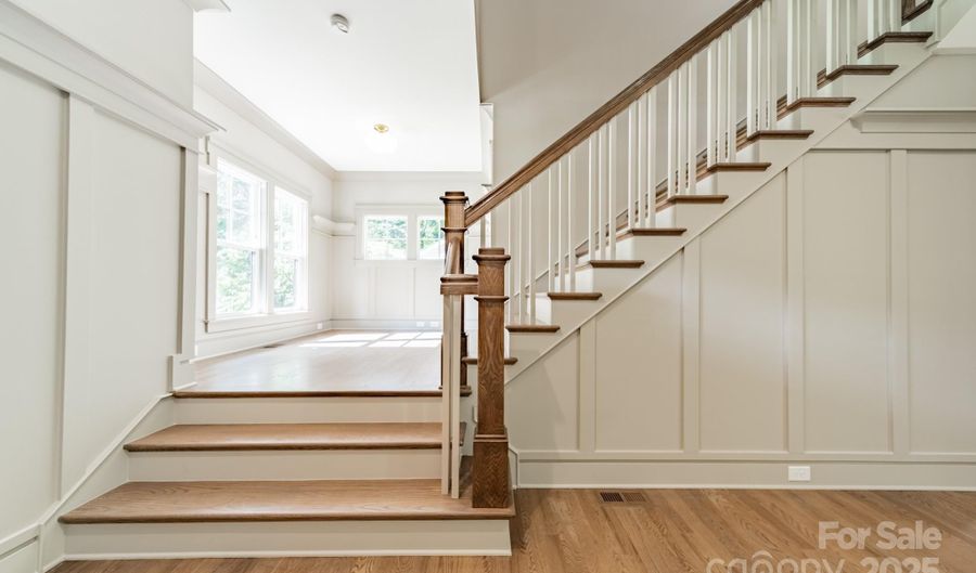 839 Drummond Ave, Charlotte, NC 28205 - 6 Beds, 5 Bath