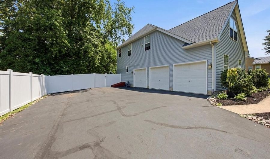1734 E BUTLER Pike, Ambler, PA 19002 - 4 Beds, 3 Bath