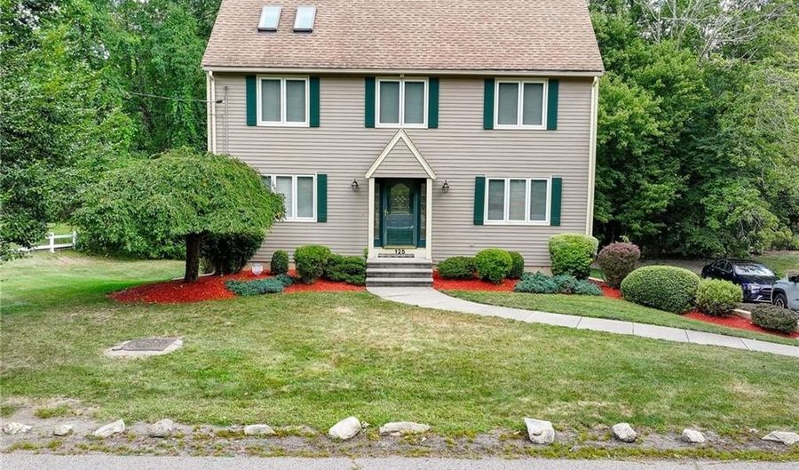 125 Main St, Lincoln, RI 02802 - 3 Beds, 2 Bath