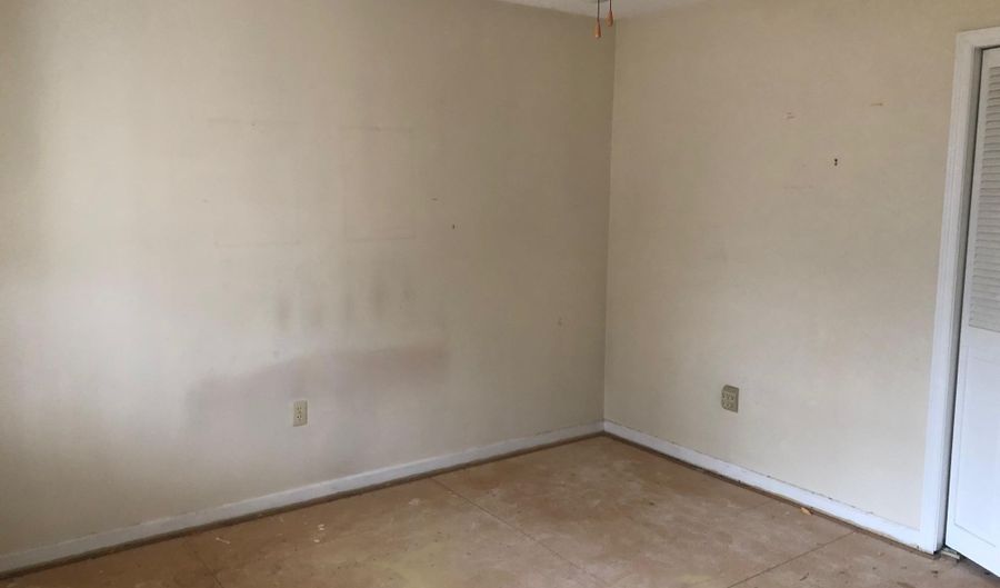 105 Forestdale Dr, Boiling Springs, SC 29316 - 4 Beds, 3 Bath